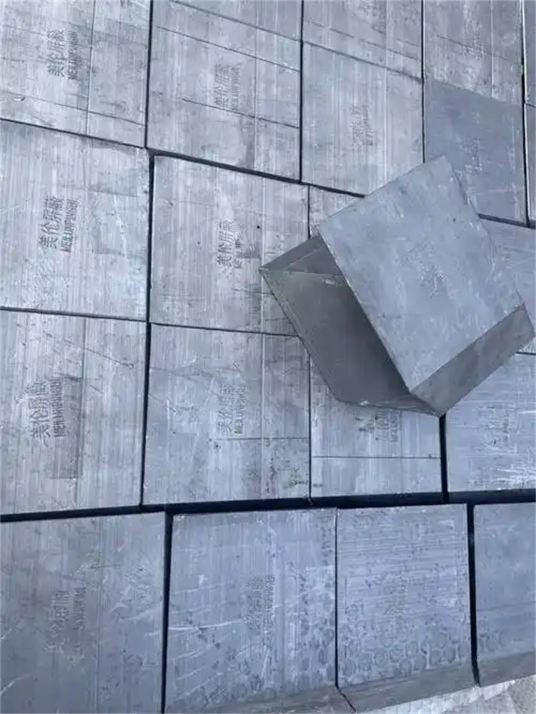 鉛異型件